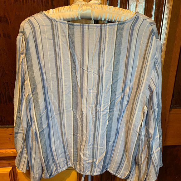 a.n.a Blue, White & Black Striped Crop Top Tie Front Blouse Size Medium - Picture 7 of 7